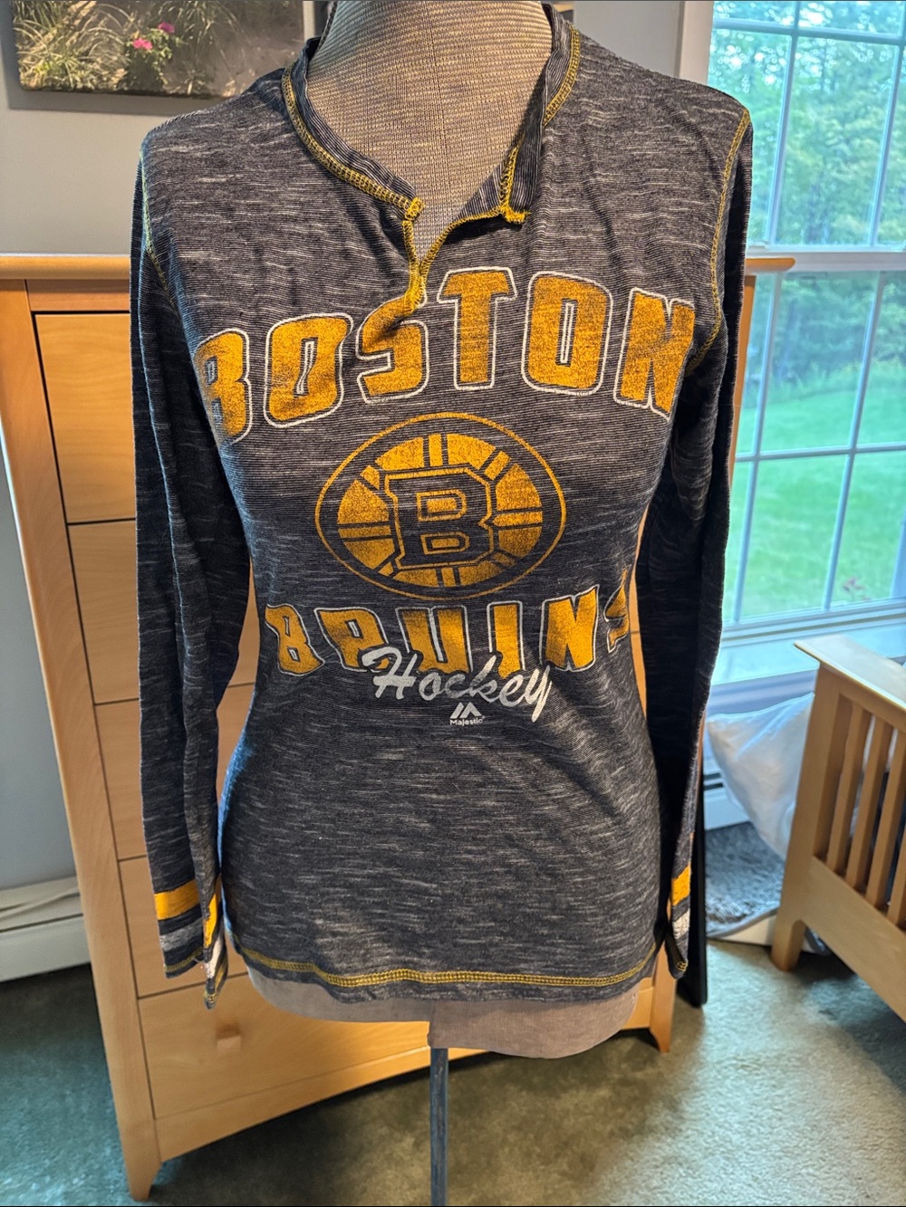 Boston Bruins Majestic V-Neck Gray & Gold Long-Sleeve Hockey Shirt